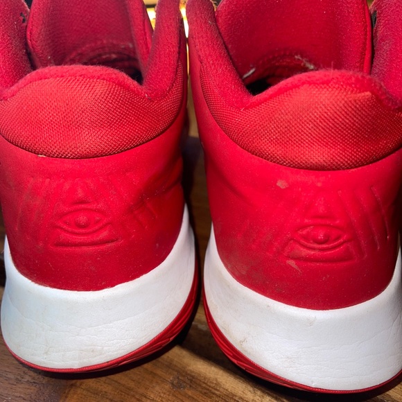 Size 5youth - Nike Kyrie Flytrap University Red - Picture 4 of 7